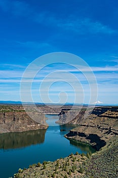 Lake Billy Chinook reservoir in central Oregon high desert