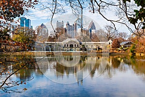 Lake Clara Meer and Midtown Atlanta, USA