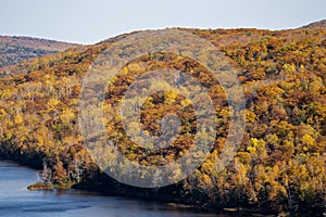 Lake of the Clouds scenic overlook in fall, at the Porcupine Mountains in Michigan