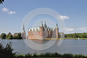 Lake and Frederiksborg Castle. Hillerod, Denmark