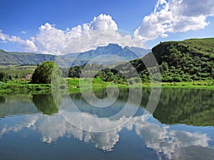 Lake in front of Cathkin peak