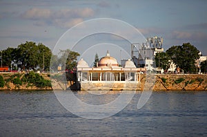 Lake Hussain sagar photo