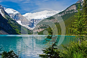 Lake louise shoreline