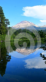 Lake Manzanita, Lassen Volcanic National Park, California, USA