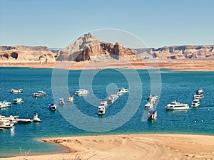 The Lake Powell with typical houseboats