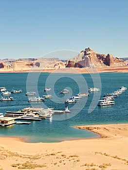 The Lake Powell with typical houseboats