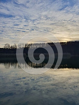 Lake true mirror