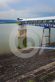 Lake water level meter