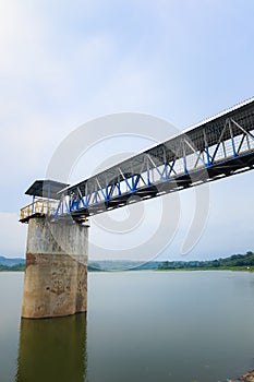 Lake water level meter