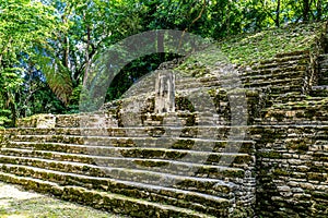 Lamanai archaeological reserve mayan ruins Stella Belize