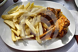 Lamb with crispy fried chips