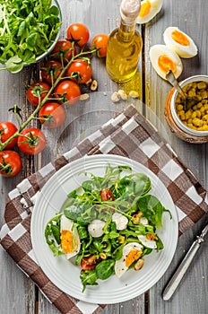 Lamb lettuce salad with eggs