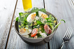Lamb lettuce salad with eggs