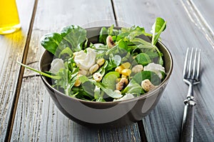Lamb lettuce salad