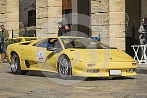 Lamborghini diablo yellow