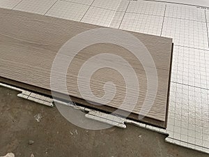 laminate is laid in a room with thermal insulation