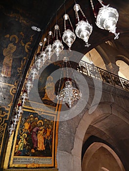 LAMPS AND BIBLICAL SCENES, CHURCH OF THE HOLY SEPULCHRE