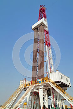 Land drilling rig