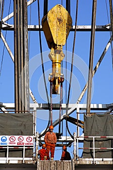 Land drilling rig