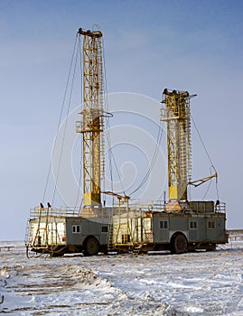 Land drilling rig