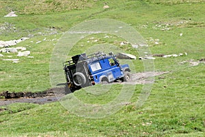 Land Rover Defender Offroad photo