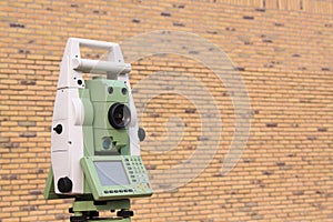 Land surveyor total station