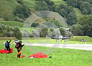 Landing airplain photo