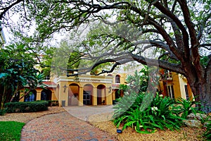 The landscape of Bradenton city hall