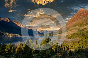 Landscape view of lake and mountain range in Glacier NP, Montana, US