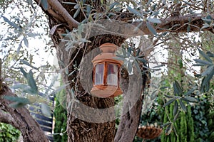 Lantern for lighting installed in a city park