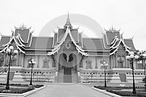 Laos: The holy buddhist Stupa That Luang in Viantiane