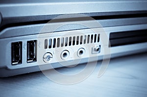 Laptop power connection