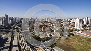 Large avenues, avenue Journalist Roberto Marinho, Sao Paulo Brazil