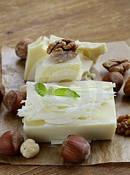Large bar white chocolate pieces