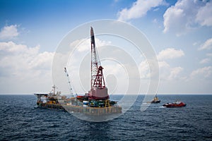 Large crane vessel installing the platform in offshore,crane barge doing marine heavy lift installation works in the gulf