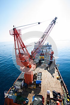 Large crane vessel installing the platform in offshore,crane barge doing marine heavy lift installation works