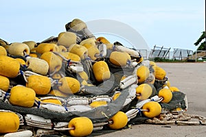 Large float for trawl