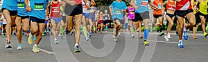 large group runners, men and women