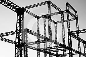 Large metal structures for assembling shows