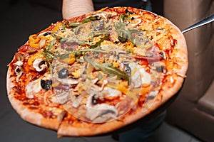 Large mushroom pizza