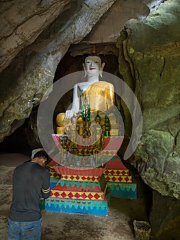 Large ornate Buddha, Tham Hoi, Laos
