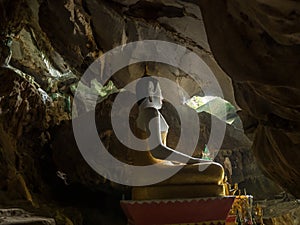 Large ornate Buddha, Tham Hoi, Laos