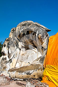 Large reclining buddha at Wat Lokayasutharam