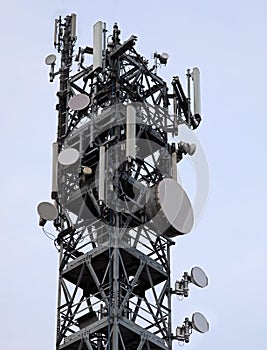 large repeater with antennas for telecommunications of mobile te