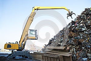 Large tracked excavator