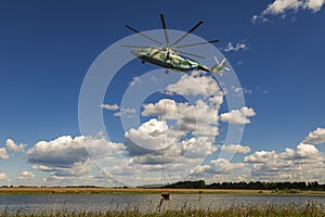 The largest and most load-lifting helicopter in the world Halo takes water hovering