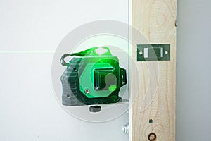 Laser level measuring tool for the installation