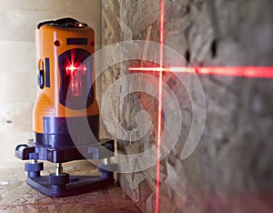 Laser measurement level for construction works, small depth of sharpness