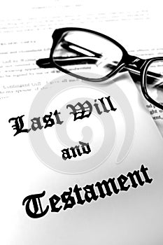 Last Will and Testament for Estate Planning with Glasses