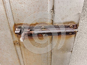 Latch with rust Top view